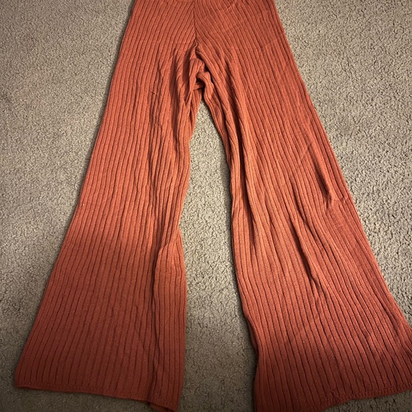 Ribbed Wide-Leg Rust Orange Pants - Picture 1 of 3